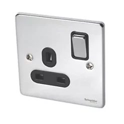 Schneider Electric Ultimate Low Profile 13A 1-Gang SP Switched Plug Socket Polished Chrome with Black Inserts