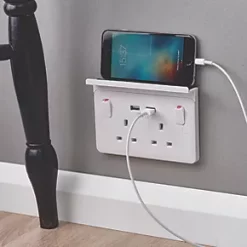 Schneider Electric Lisse 2.1A 2-Gang SP Switched Socket + 2.1A 2-Outlet Type A USB Charger White -Sockets Sales Store 5429J A4